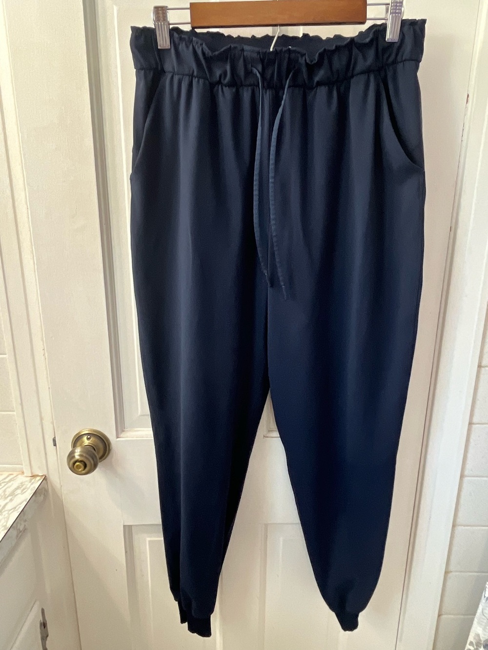 lululemon Keep Moving Joggers in True Blue. Women’s Size 10